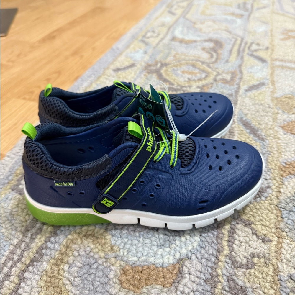 Stride Rite Made2Play Phibian Lighted Blue Green Size 3 Big Kids Water Shoes